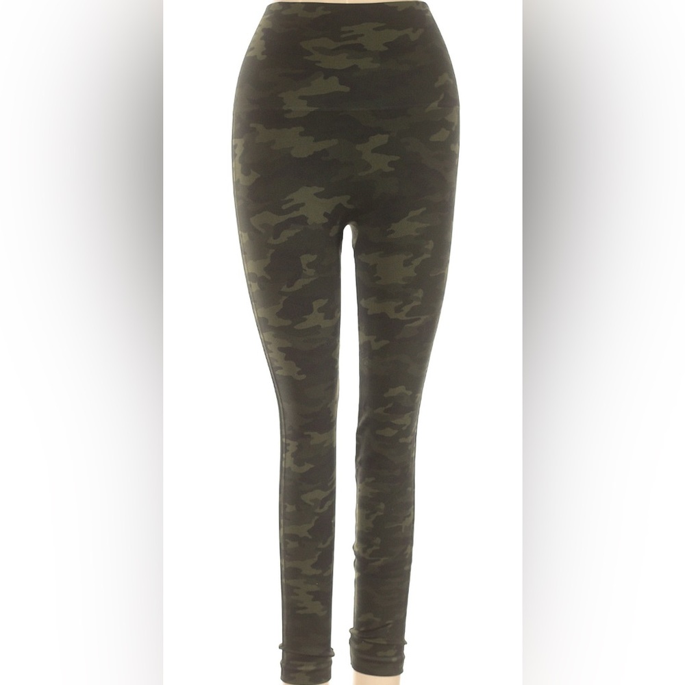 Spanx Look At Me Now Seamless Legging in Green Camo Size Small